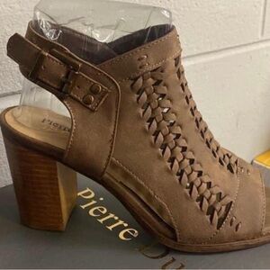 Pierre Dumas Women's size 8.5 new